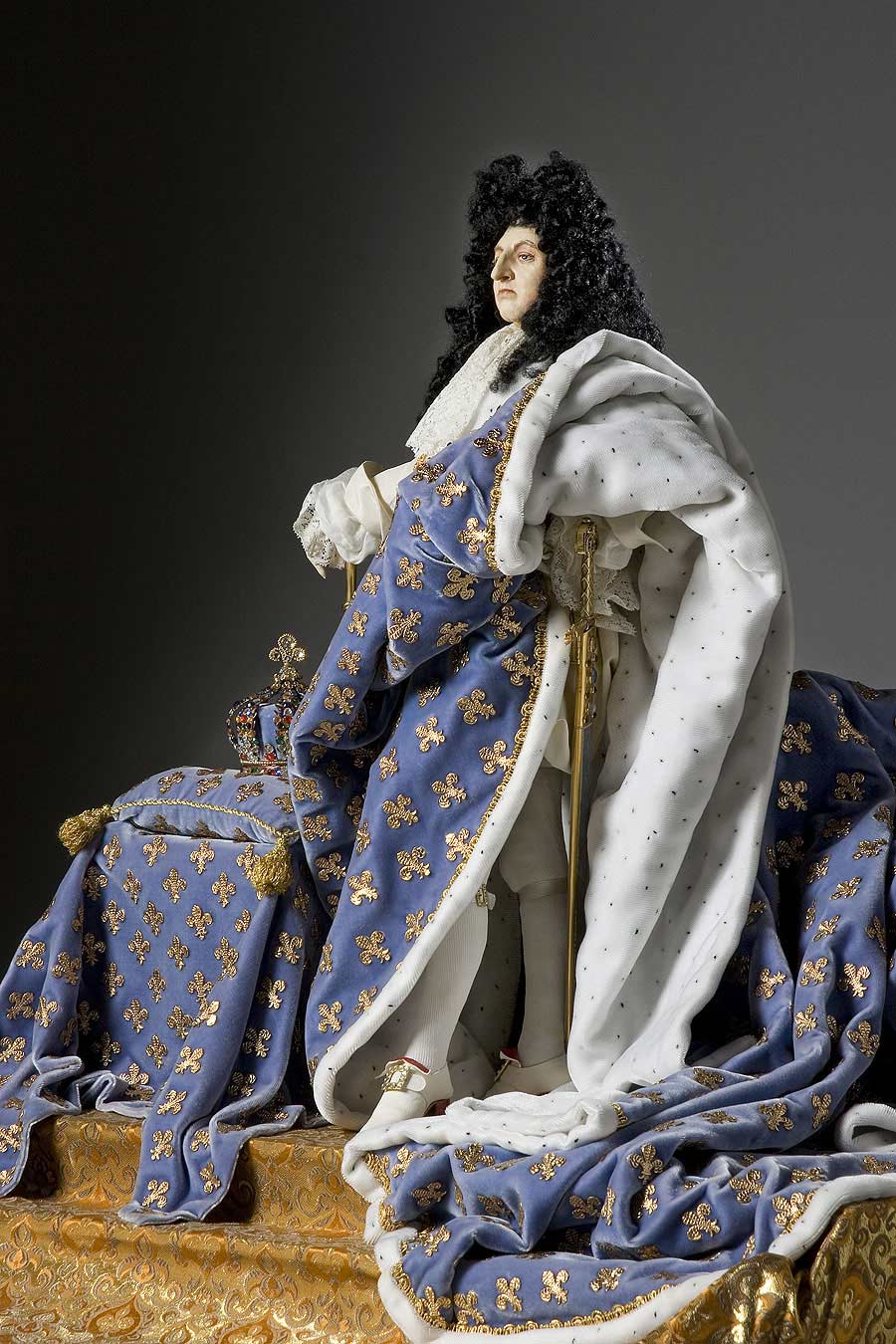 Louis XIV – robes of state | Life at court was a series of spectacles and ceremonies with Louis ...