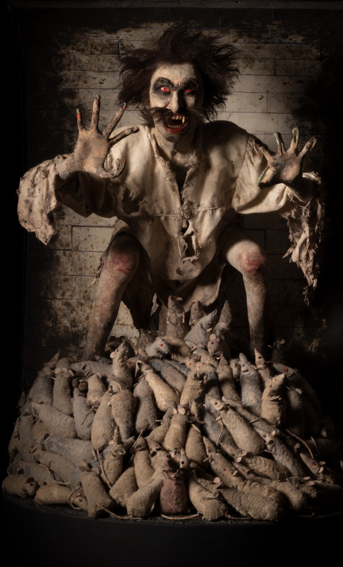 Nosferatu figure "Death of a Vampire" in the sewers of Paris